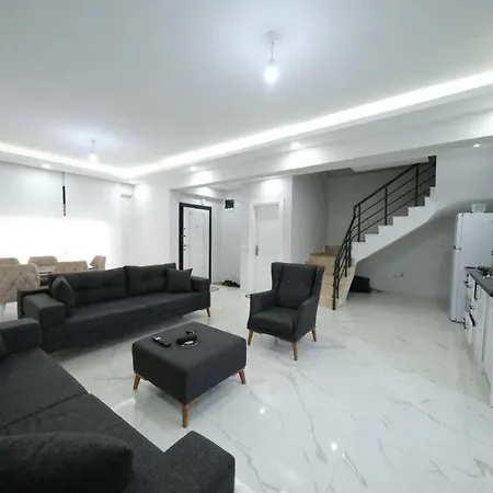 Incredible Luxury 3 Bedrooms And A Hall